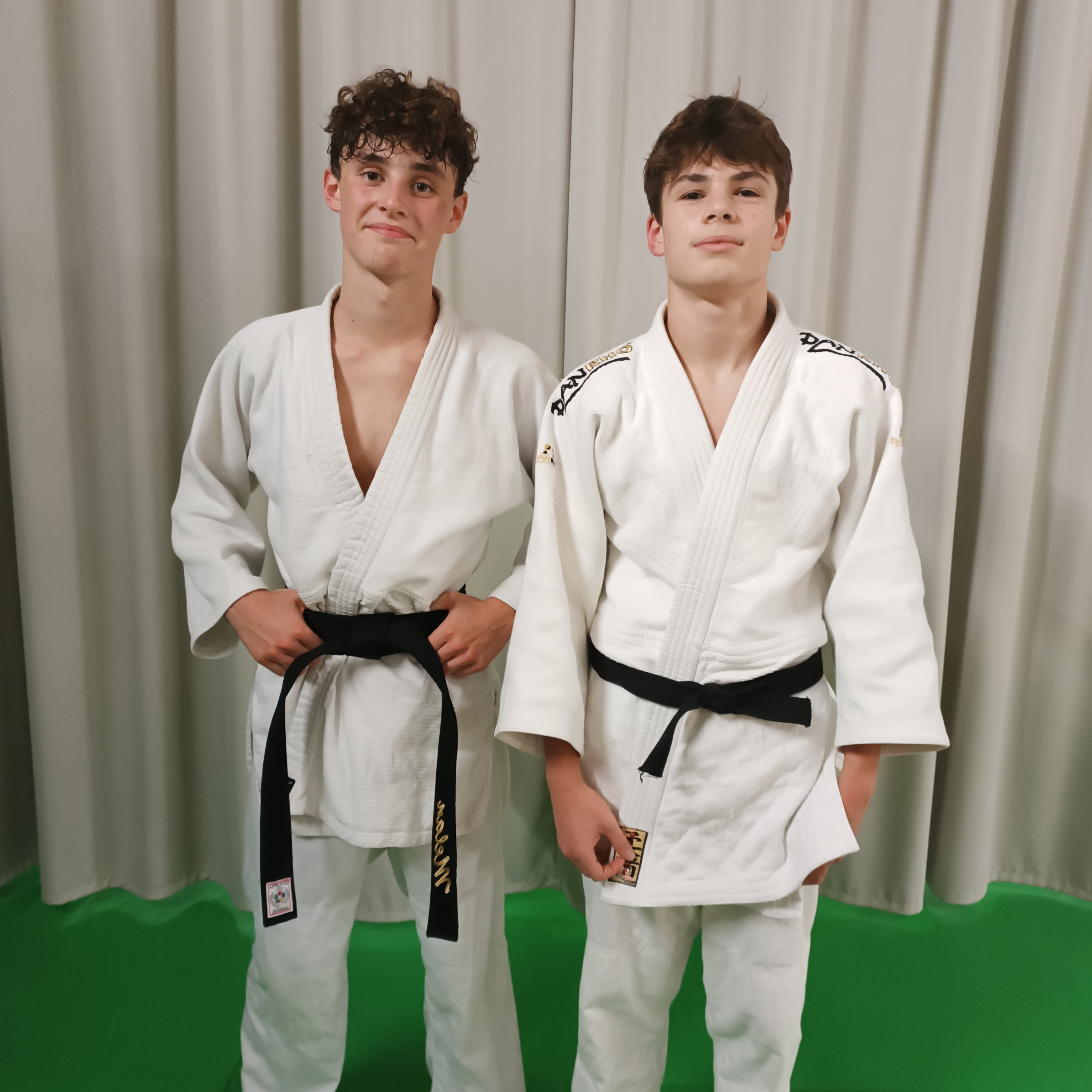 deux nouvelles ceintures noires au dojo