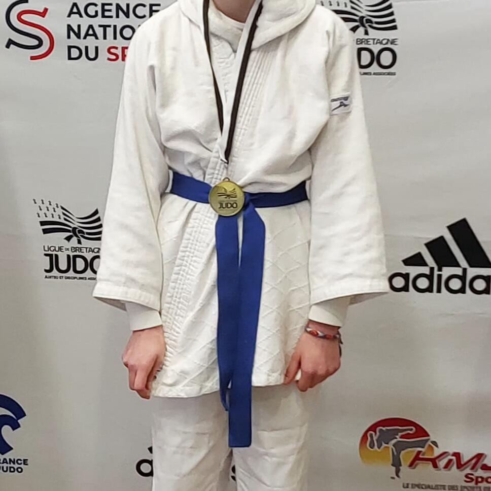 Camille sur le podium régional