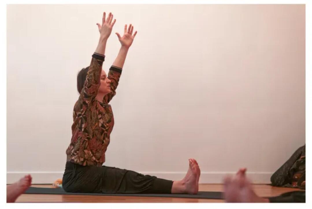 Cours de yoga à Brest par Emilie Cueff